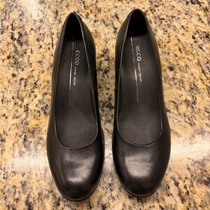 ECCO EU38 US7-7.5 Black Leather Shape 35 Mod Block Pumps